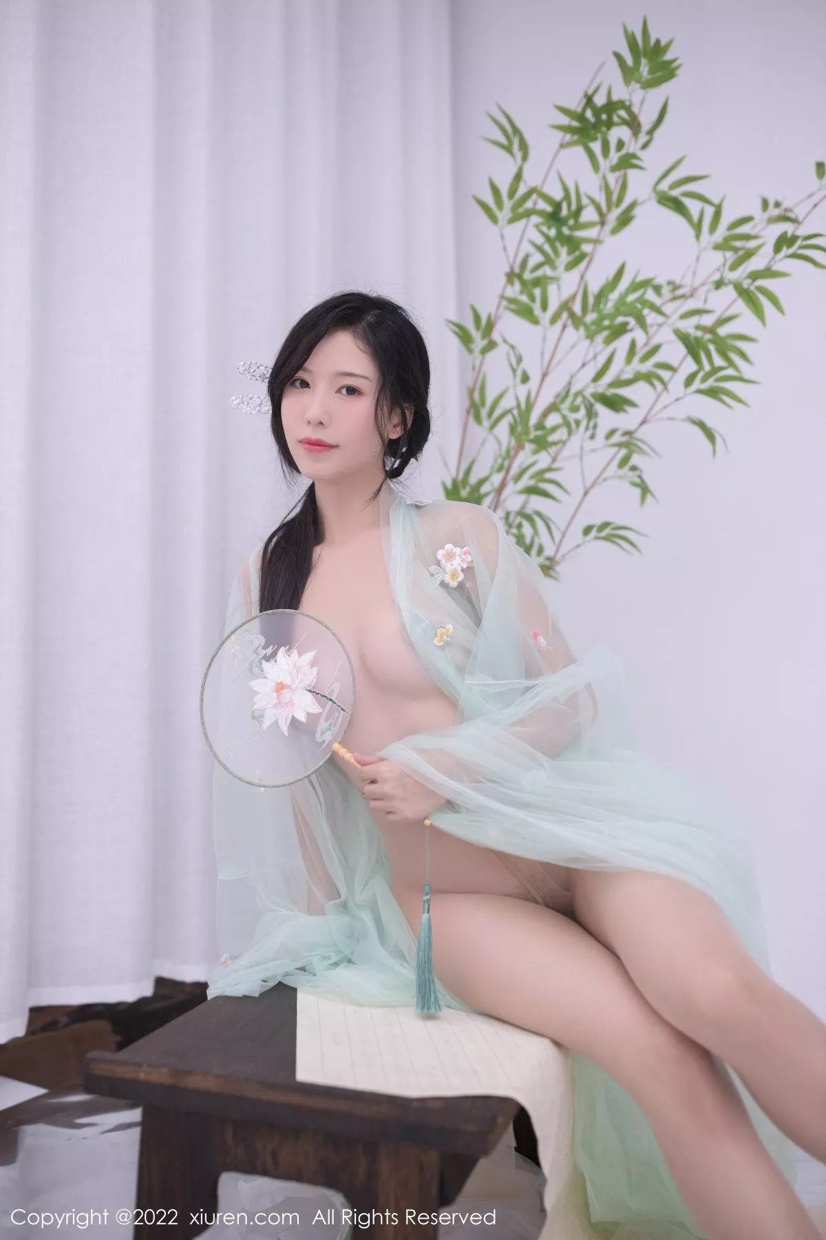 Xgyw.Org_XiuRen第5345期_模特利世私房性感淡绿色轻透古装服饰透视秀火辣身材诱惑写真72P