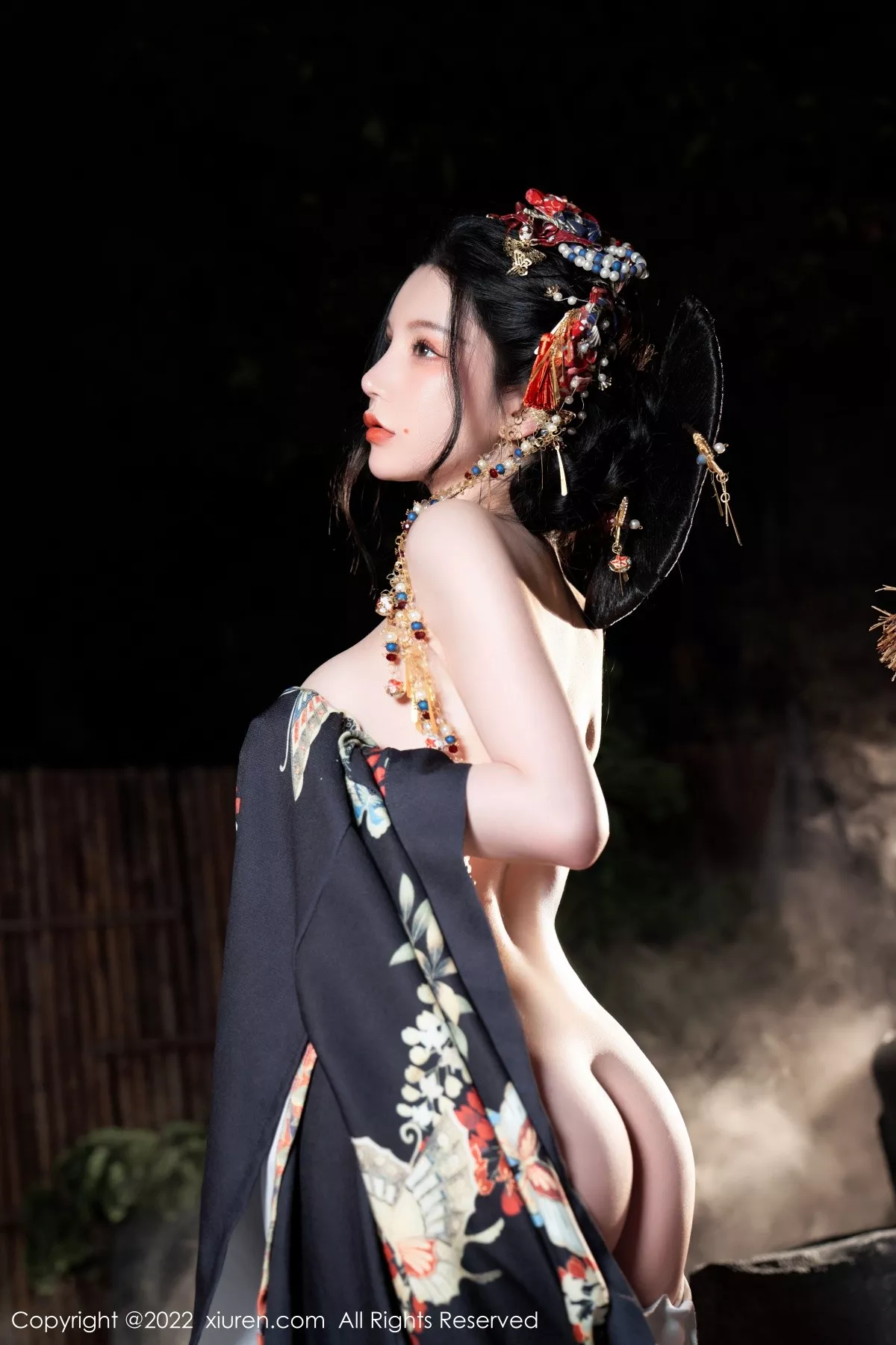 Xgyw.Org_XiuRen第5537期_女神周于希Sally宽衣解带主题日系风脱和服露翘臀美腿诱惑写真80P
