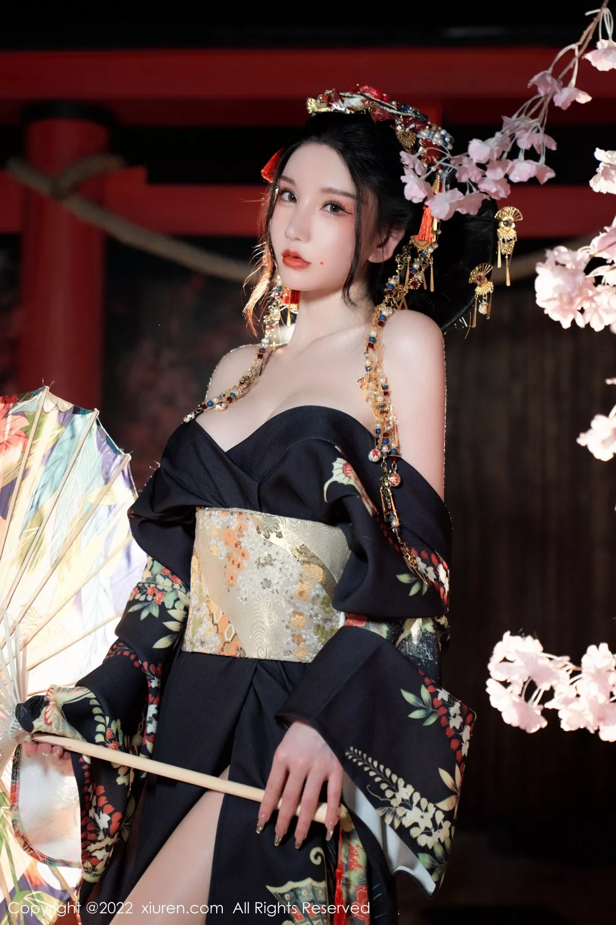 Xgyw.Org_XiuRen第5537期_女神周于希Sally宽衣解带主题日系风脱和服露翘臀美腿诱惑写真80P