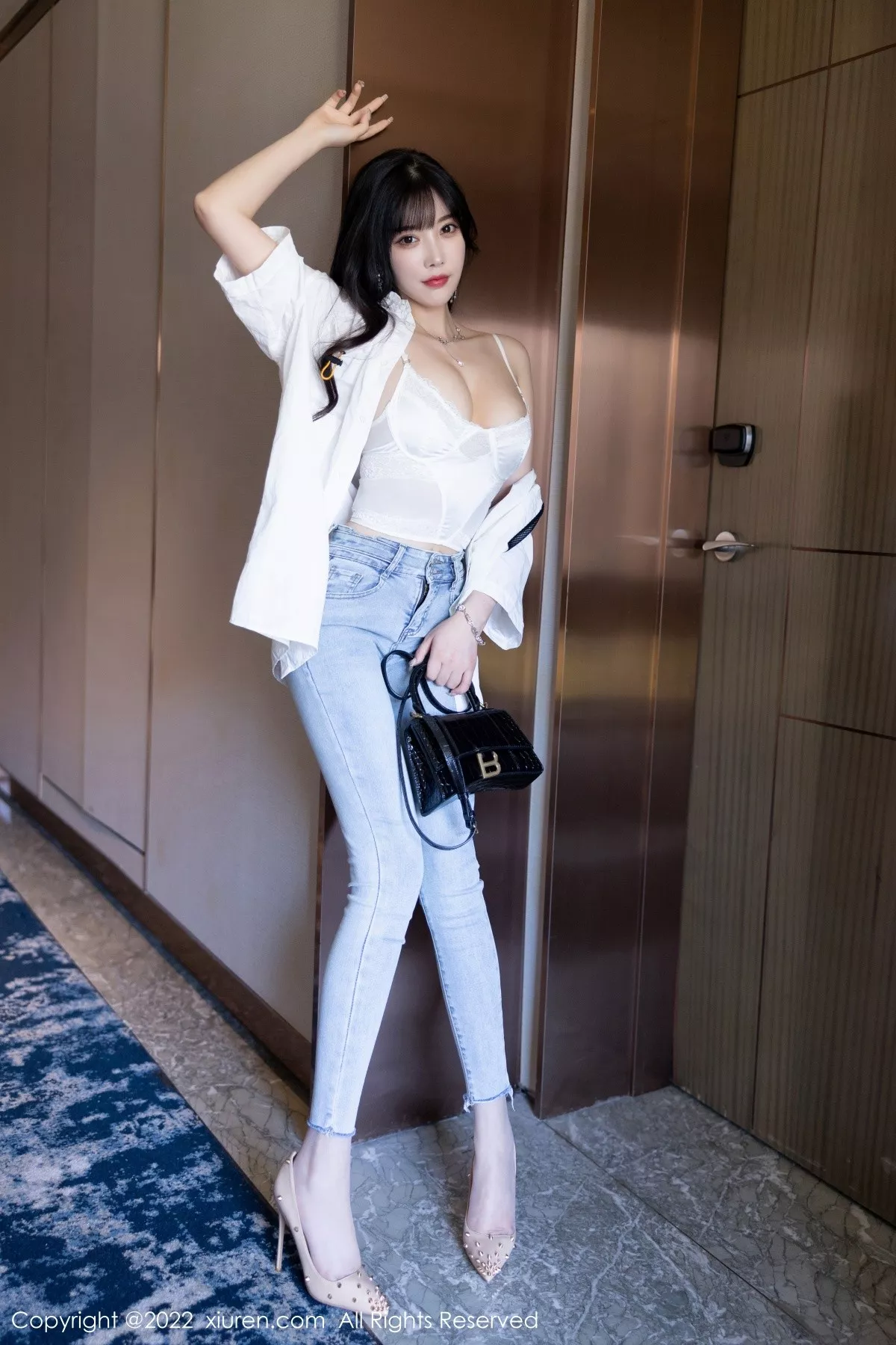 Xgyw.Org_XiuRen第5614期_女神杨晨晨Yome私房半脱露白色内衣配无内肉丝迷人诱惑写真83P