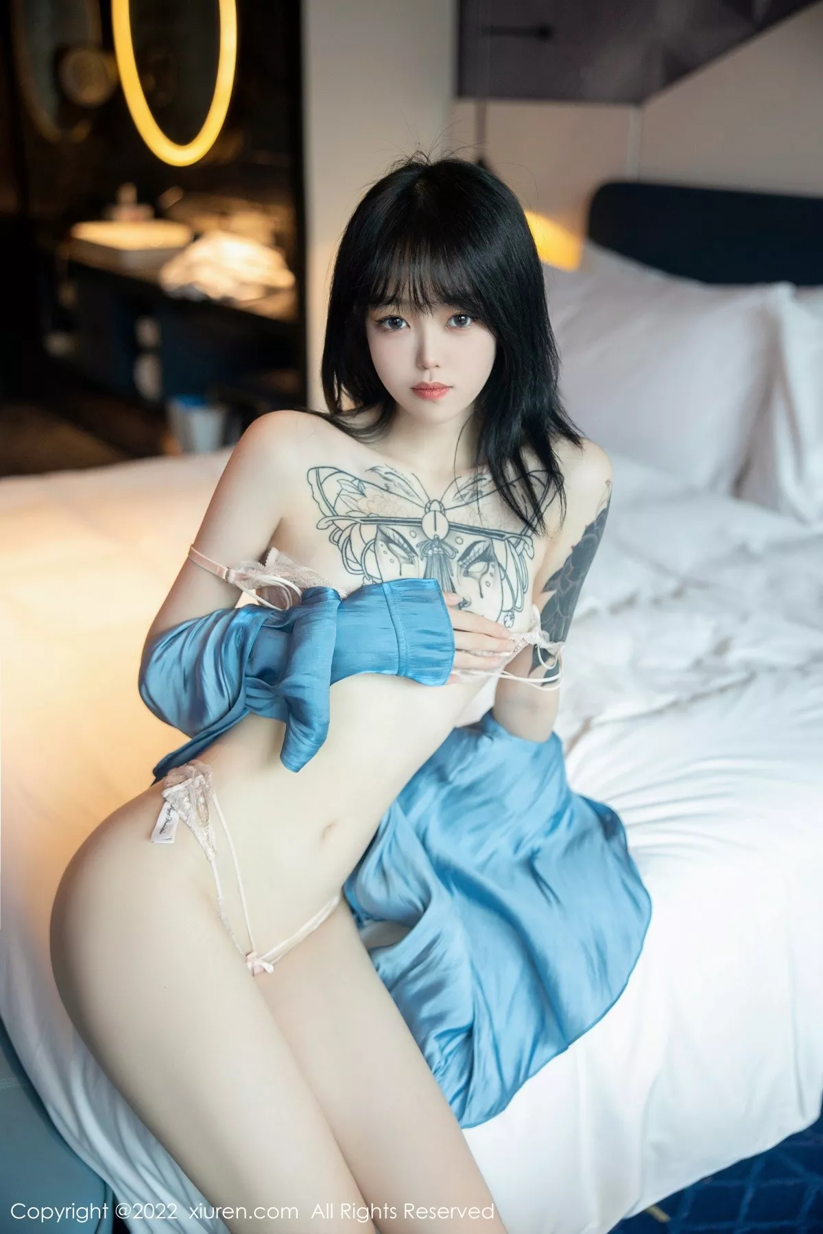 Xgyw.Org_XiuRen第5662期_模特奶瓶性感蓝色上衣配牛仔短裙半脱露浅色蕾丝内衣诱惑写真97P