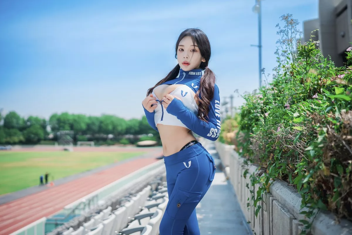 Xgyw.Org_[DJAWA]No.202_模特Zzyuri_Loose&Tight Refreshing Blue主题性感运动装露豪乳诱惑写真82P