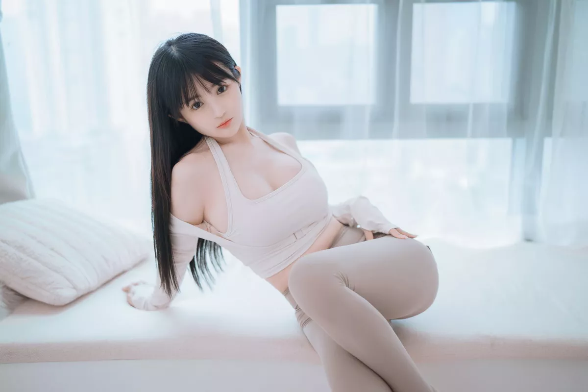 Xgyw.Org_网络美女桜井宁宁瑜伽妹妹主题性感紧身瑜伽服半脱秀惹火身材撩人诱惑写真111P