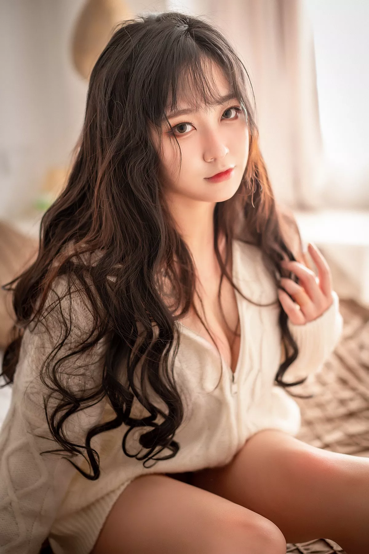 Xgyw.Org_Coser美女奇行家狗崽初冬梅川堀子主题私房性感纯白毛衣半脱露红色内衣诱惑写真40P