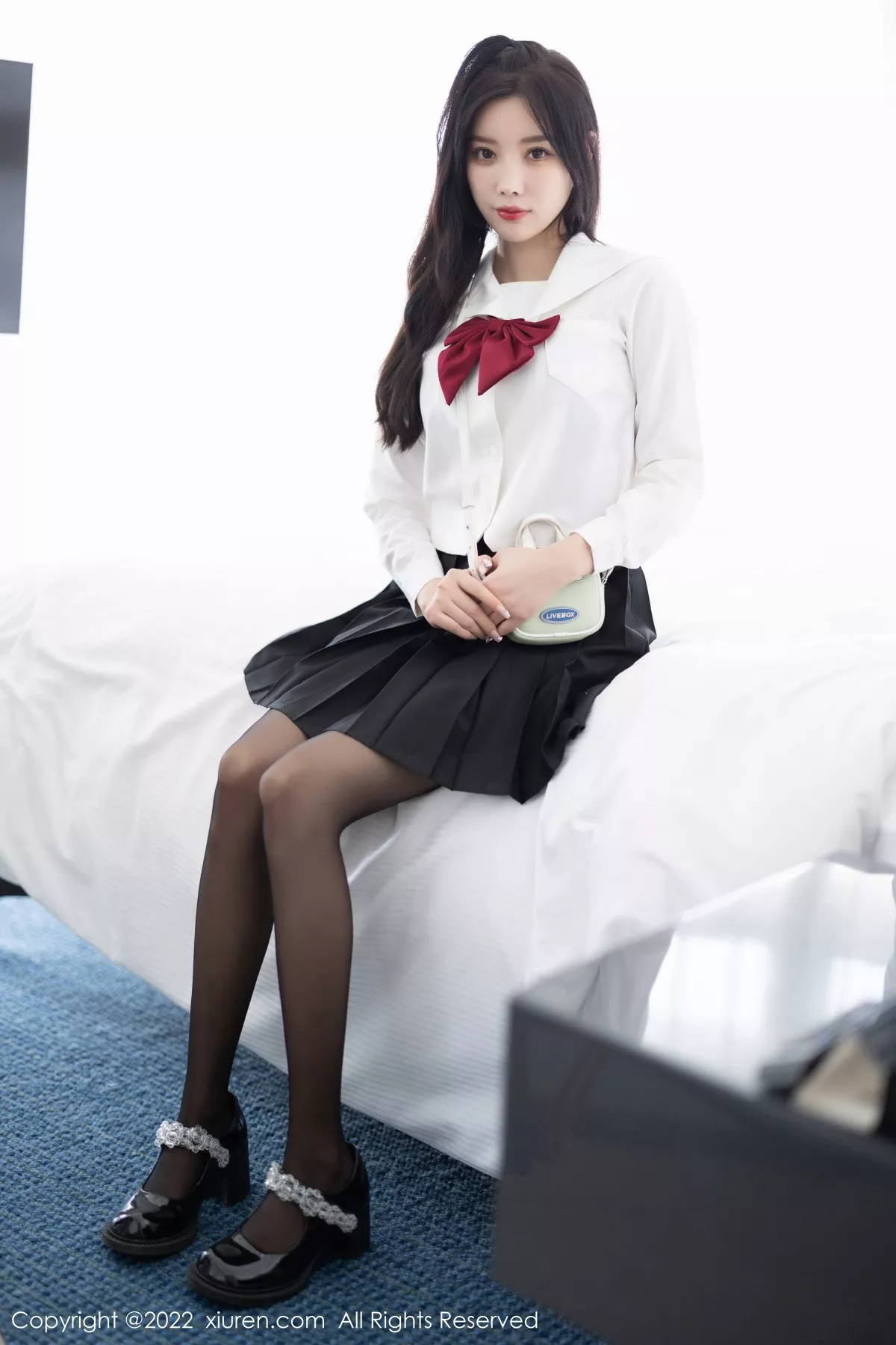 Xgyw.Org_XiuRen第5823期_女神杨晨晨Yome性感白T配黑色短裙露黑色内衣迷人诱惑写真94P