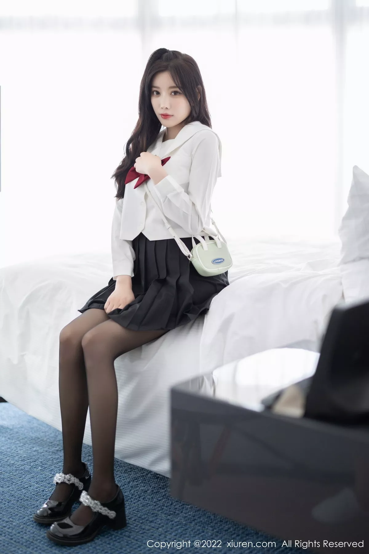 Xgyw.Org_XiuRen第5823期_女神杨晨晨Yome性感白T配黑色短裙露黑色内衣迷人诱惑写真94P