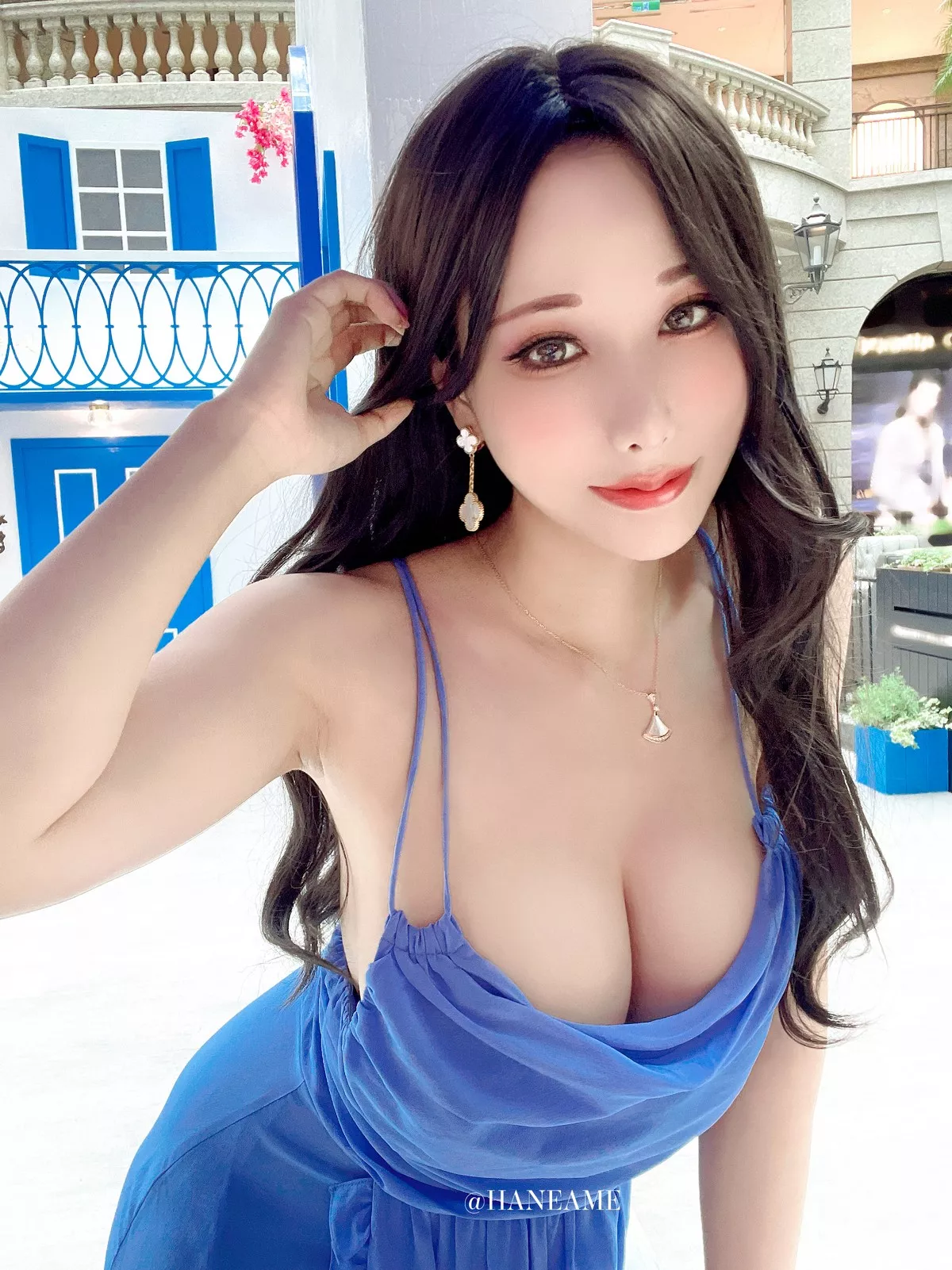 Xgyw.Org_Coser美女雨波_HaneAme爱琴海主题户外性感深蓝吊带长裙秀完美身材迷人写真39P