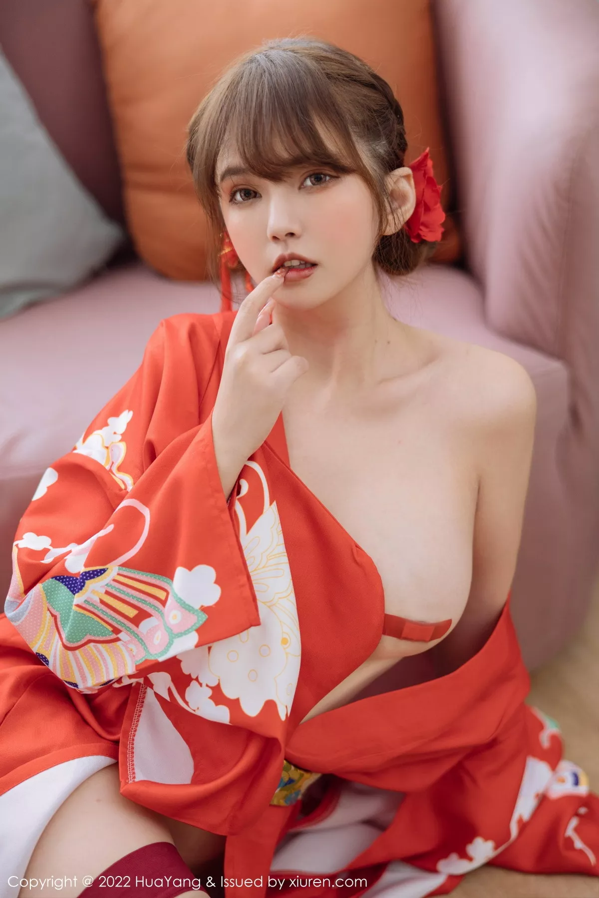 Xgyw.Org_[HuaYang花漾]Vol.518_模特张思允Nice西双版纳旅拍红色真空和服半脱露豪乳诱惑写真64P