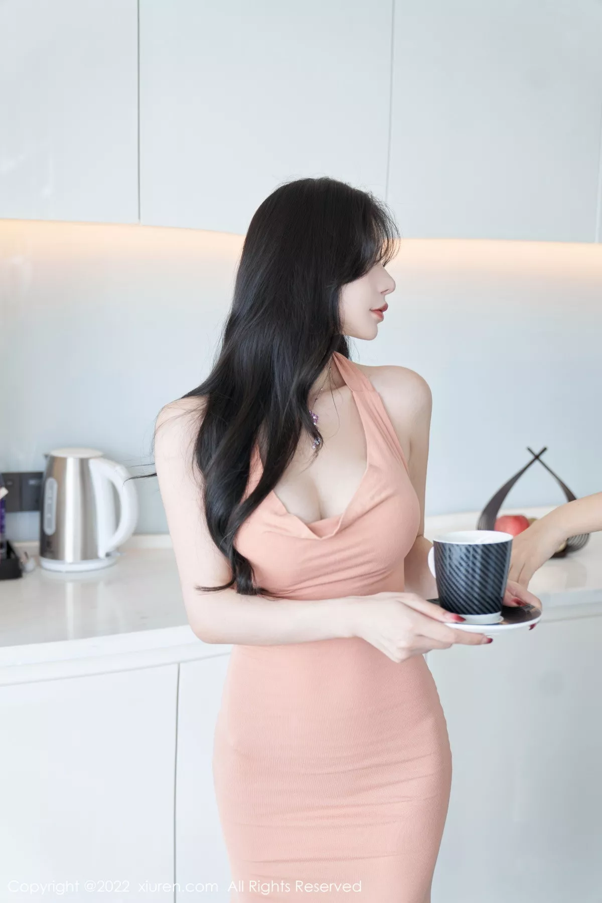 Xgyw.Org_XiuRen第5881期_女神周于希Sally心愿旅拍性感粉色长裙+白色薄纱惹火诱惑写真80P