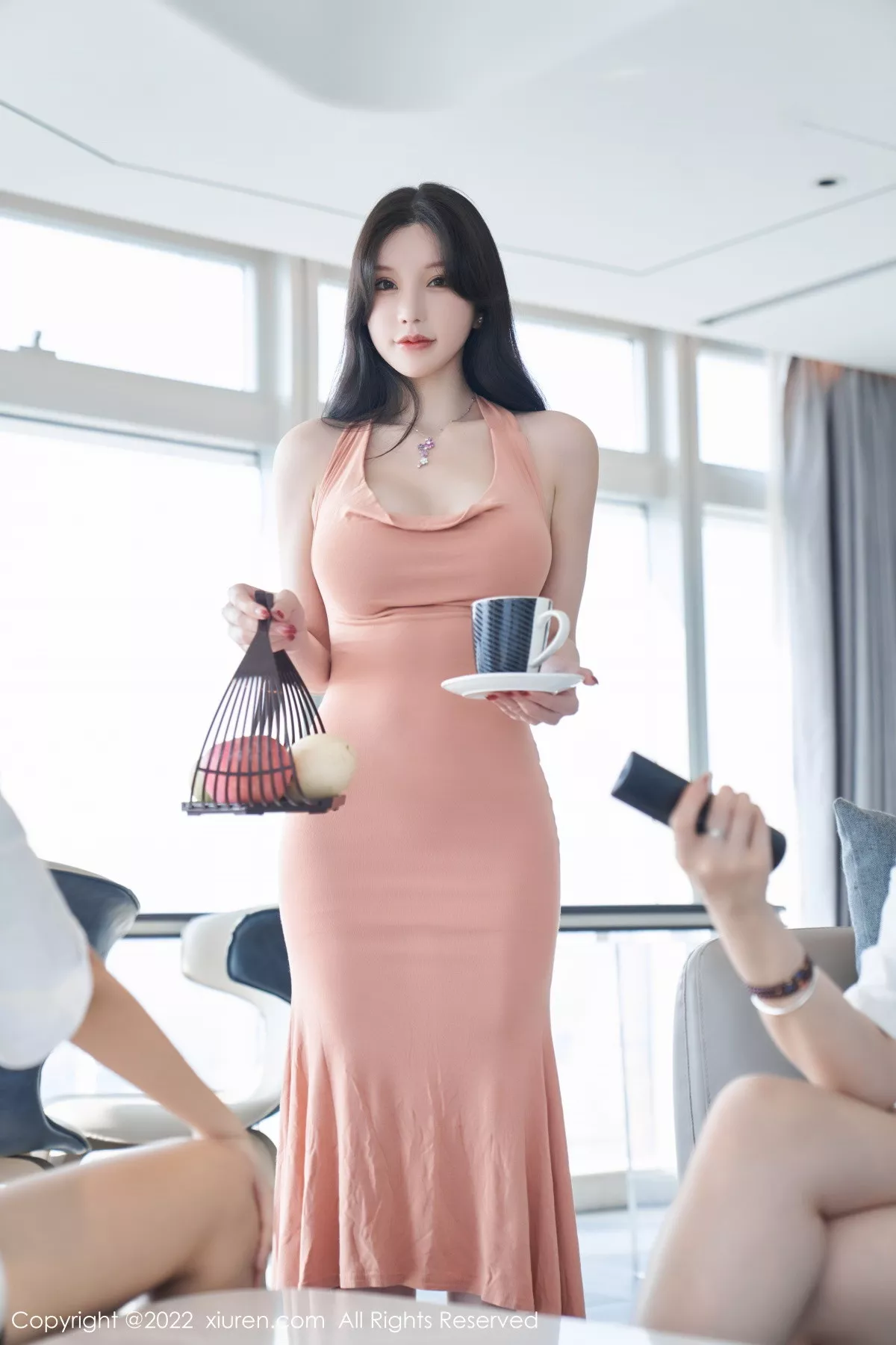 Xgyw.Org_XiuRen第5881期_女神周于希Sally心愿旅拍性感粉色长裙+白色薄纱惹火诱惑写真80P