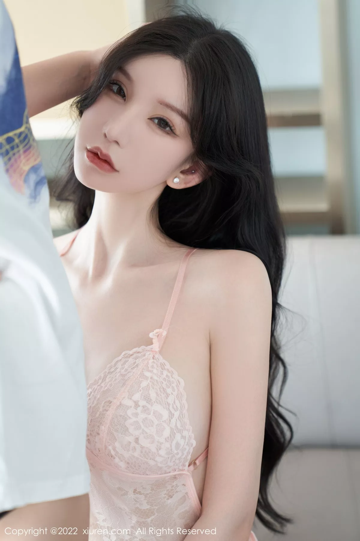 Xgyw.Org_XiuRen第5881期_女神周于希Sally心愿旅拍性感粉色长裙+白色薄纱惹火诱惑写真80P