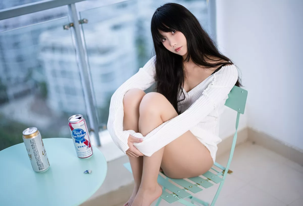 Xgyw.Org_网络美女汪知子醉酒主题私房性感白色针织衣半脱露黑色蕾丝内衣撩人诱惑写真36P
