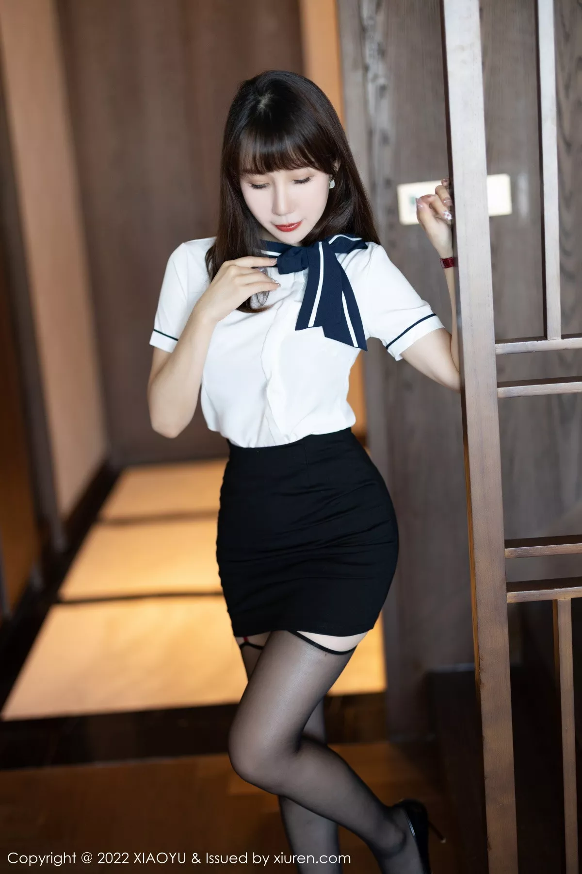 Xgyw.Org_[XiaoYu画语界]Vol.918_模特波巧酱性感白T配黑色短裙半脱露黑色轻透内衣迷人诱惑写真83P