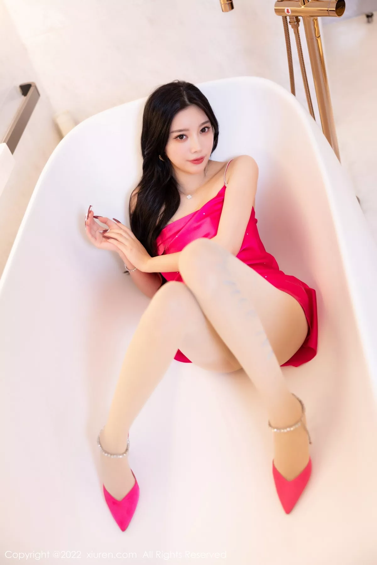 Xgyw.Org_XiuRen第5959期_女神杨晨晨Yome浴室脱红色短裙露无内肉丝秀惹火身材诱惑写真88P