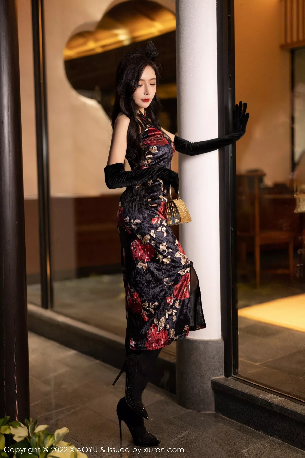Xgyw.Org_[XiaoYu画语界]Vol.909_女神王馨瑶yanni脱性感深色旗袍露红色内衣配开档黑丝诱惑写真90P