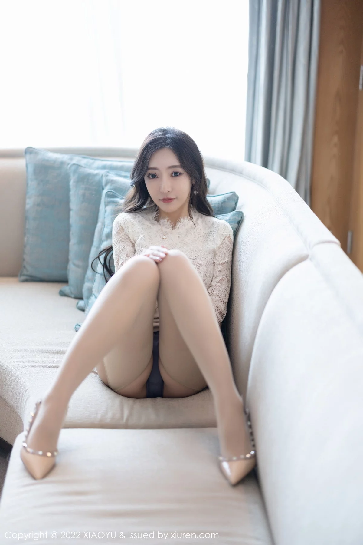 Xgyw.Org_[XiaoYu画语界]Vol.936_女神王馨瑶yanni都市丽人装扮性感紫色内衣配开档肉丝诱惑写真73P