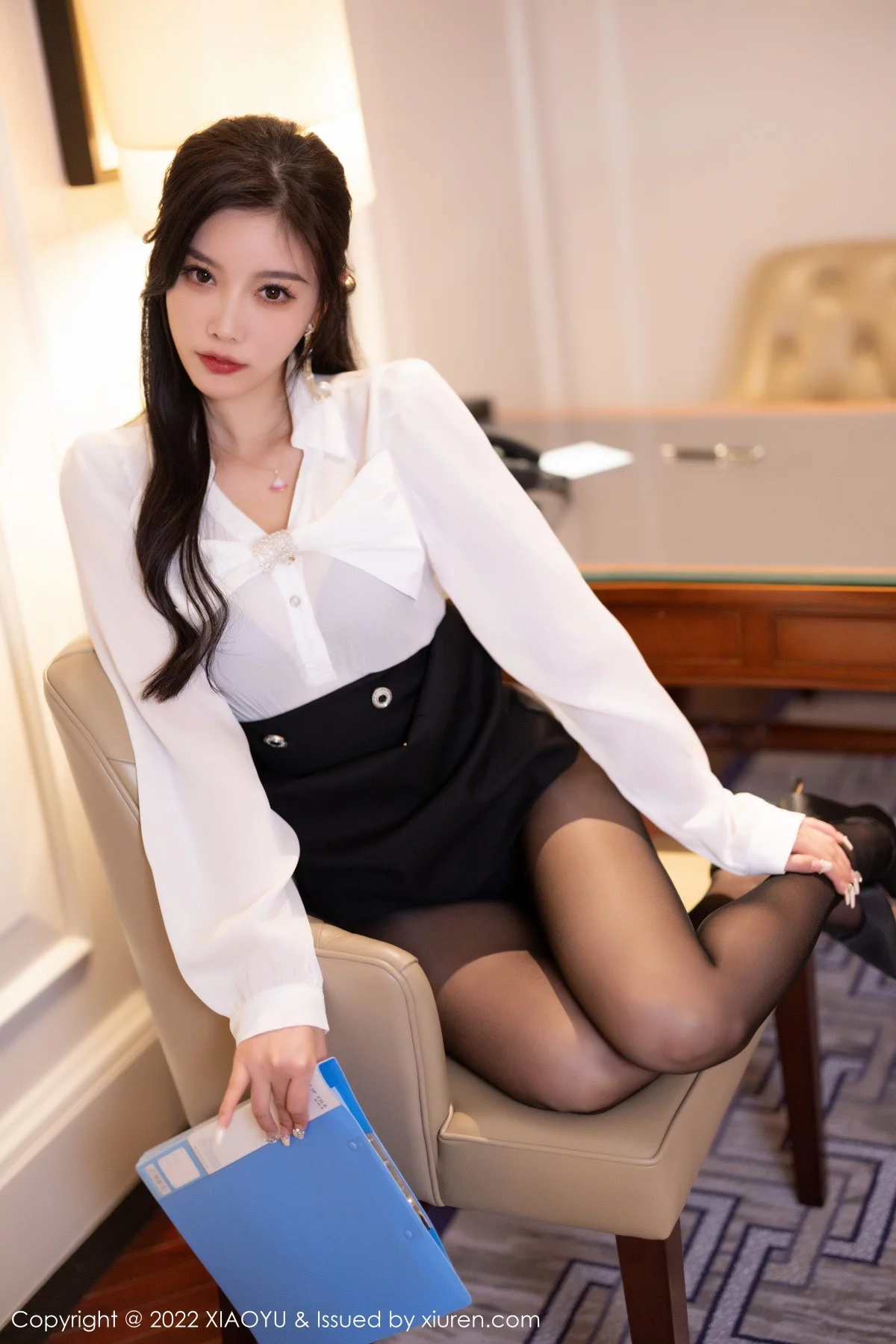 Xgyw.Org_[XiaoYu画语界]Vol.936_女神杨晨晨Yome性感白T配黑短裙露蓝色内衣超薄黑丝诱惑写真82P