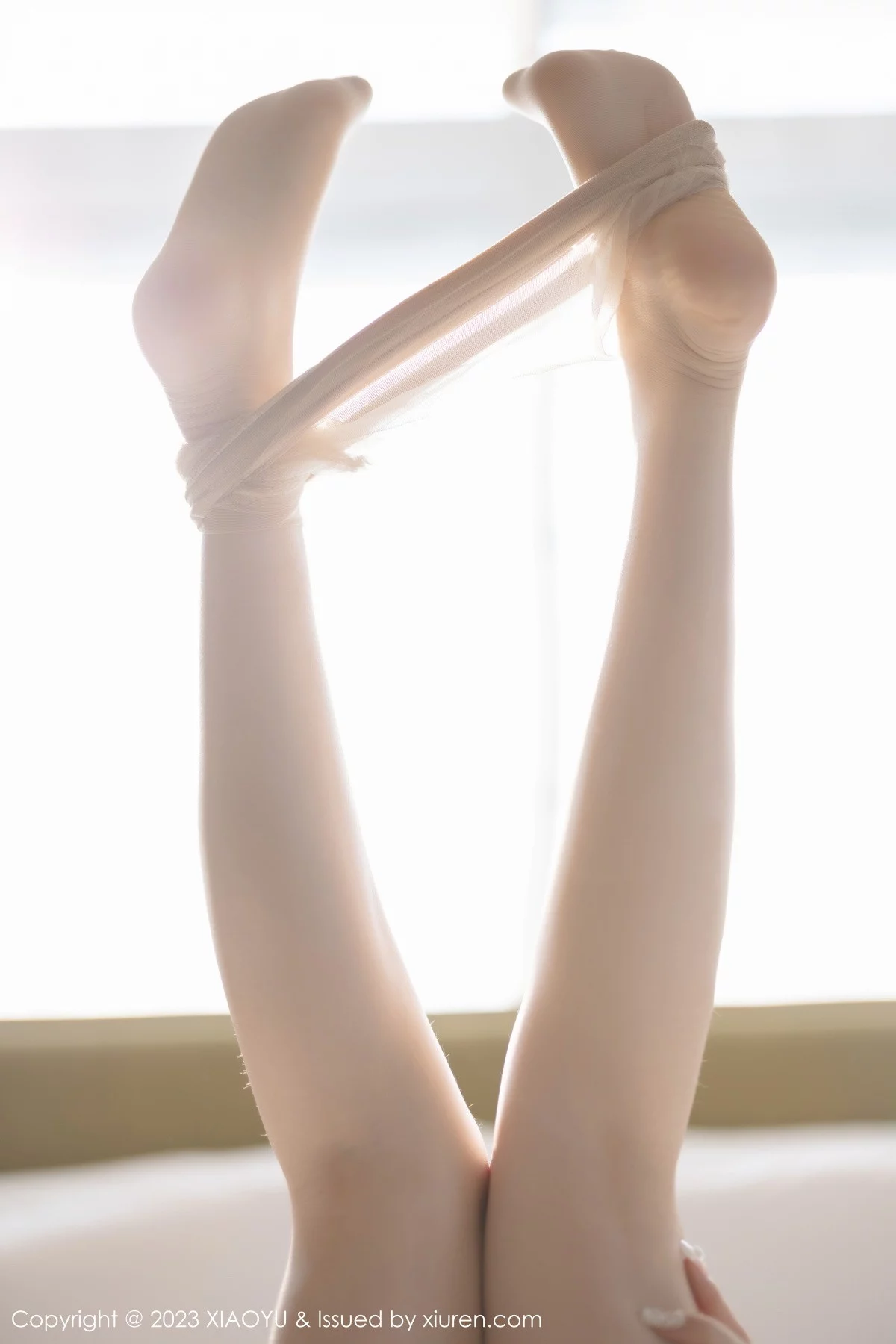 Xgyw.Org_[XiaoYu画语界]Vol.940_女神徐莉芝Booty浅暖色上衣配白色长裤露白色刺绣内衣诱惑写真93P