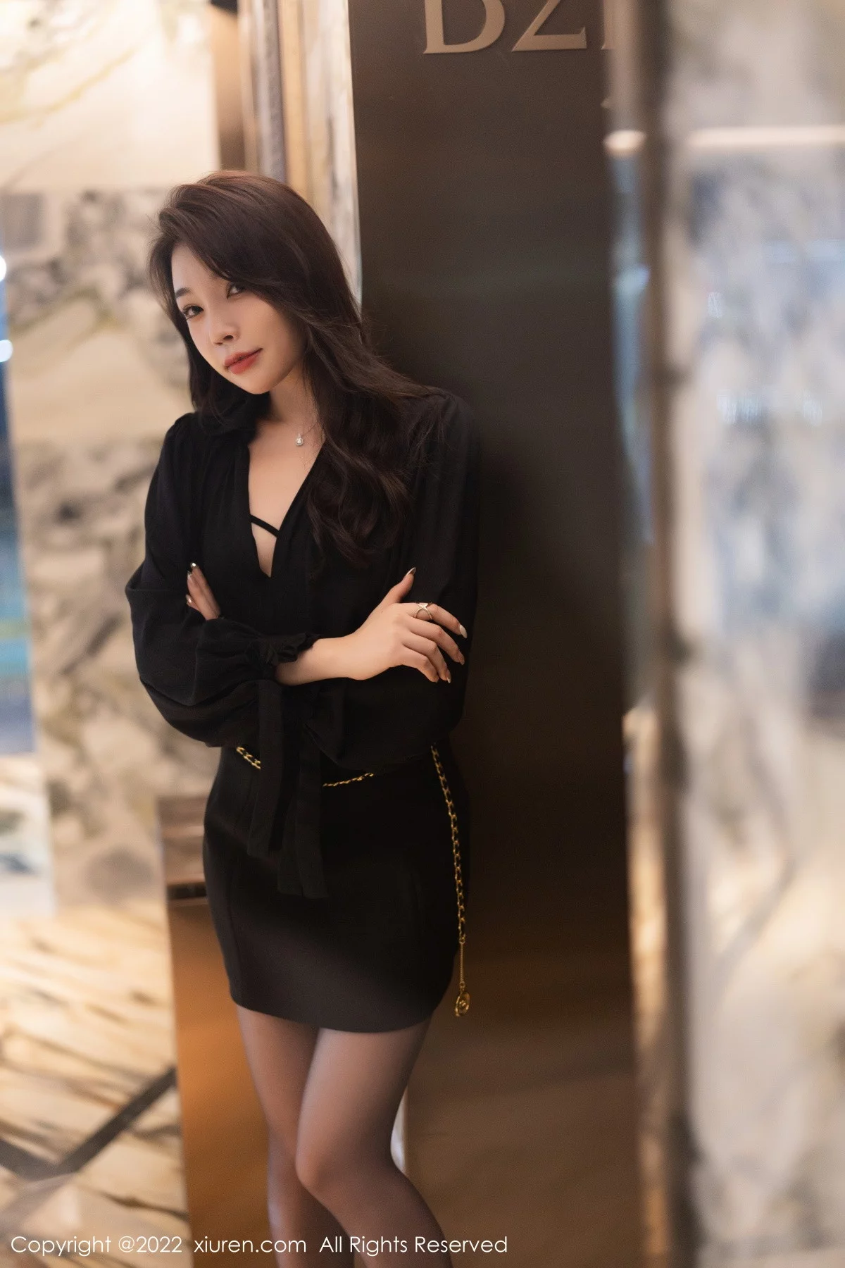 Xgyw.Org_XiuRen第6033期_女神徐莉芝Booty私房半脱露黑色情趣内衣配无内黑丝诱惑写真83P