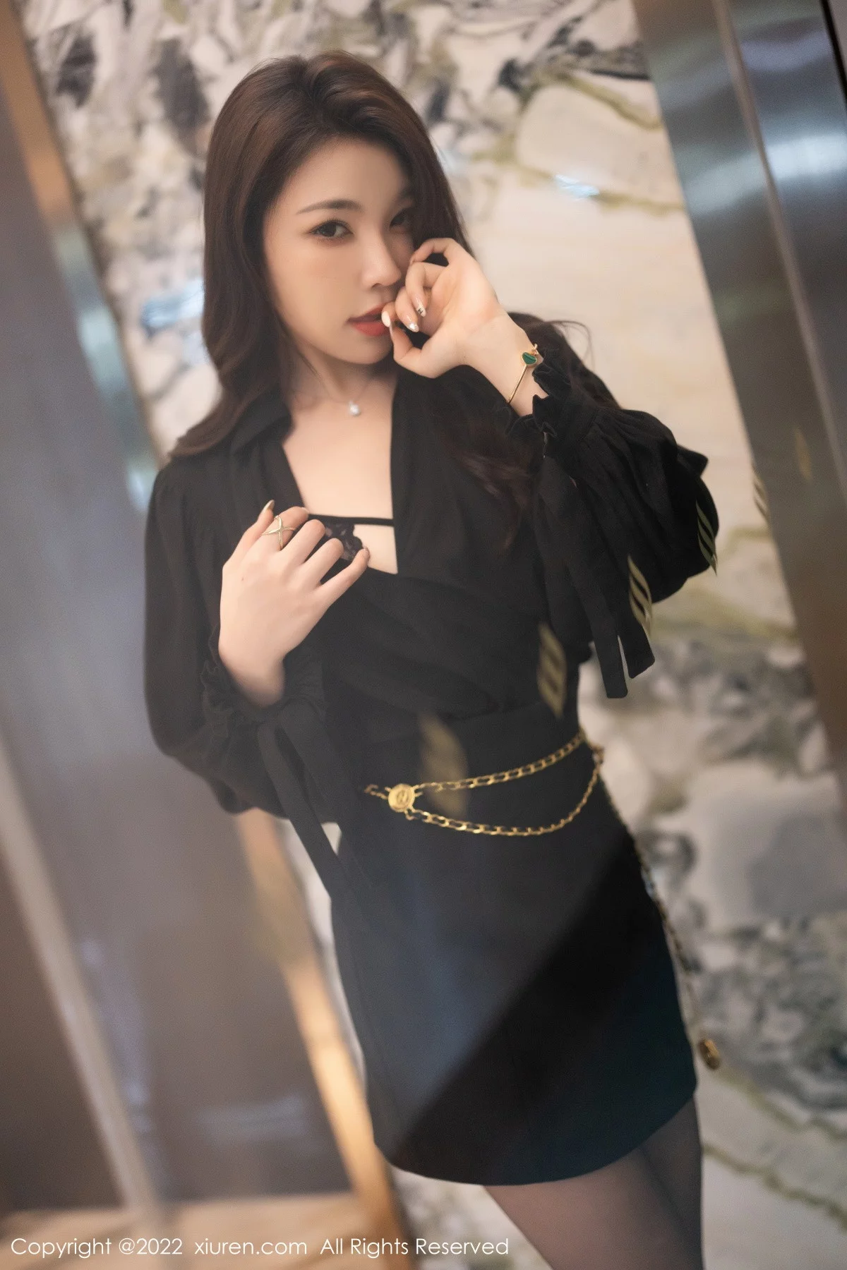 Xgyw.Org_XiuRen第6033期_女神徐莉芝Booty私房半脱露黑色情趣内衣配无内黑丝诱惑写真83P