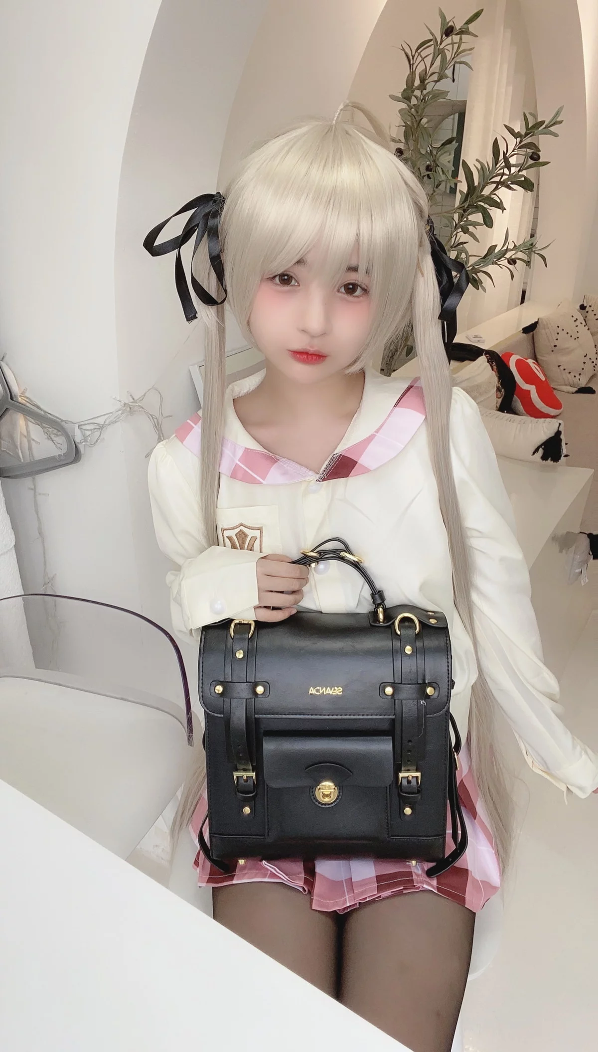 Xgyw.Org_网络美女桜井宁宁穹妹主题半脱露性感白色内衣配超薄黑丝秀翘臀美腿诱惑写真99P