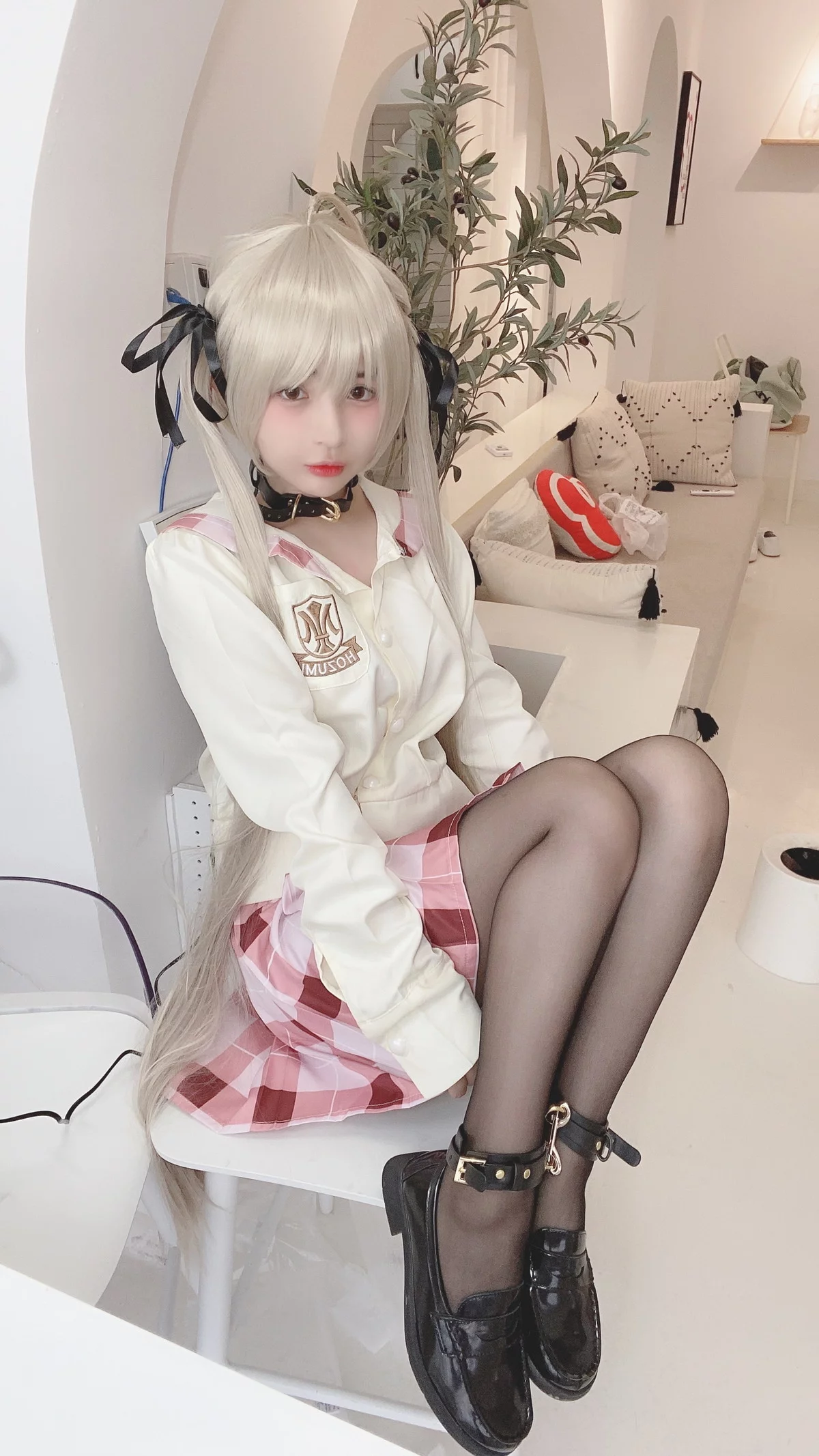 Xgyw.Org_网络美女桜井宁宁穹妹主题半脱露性感白色内衣配超薄黑丝秀翘臀美腿诱惑写真99P