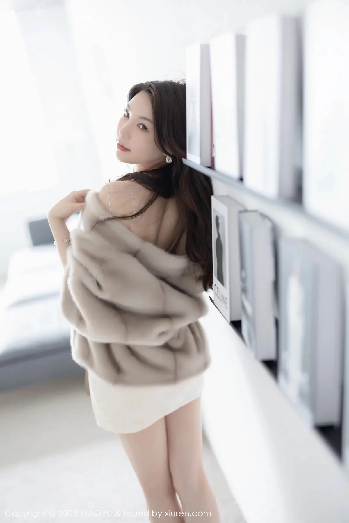 Xgyw.Org_[XiaoYu画语界]Vol.960_女神徐莉芝Booty性感米色吊带裙配原色丝袜秀娇美身段迷人写真85P