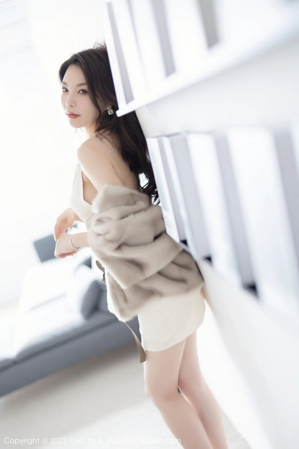 Xgyw.Org_[XiaoYu画语界]Vol.960_女神徐莉芝Booty性感米色吊带裙配原色丝袜秀娇美身段迷人写真85P