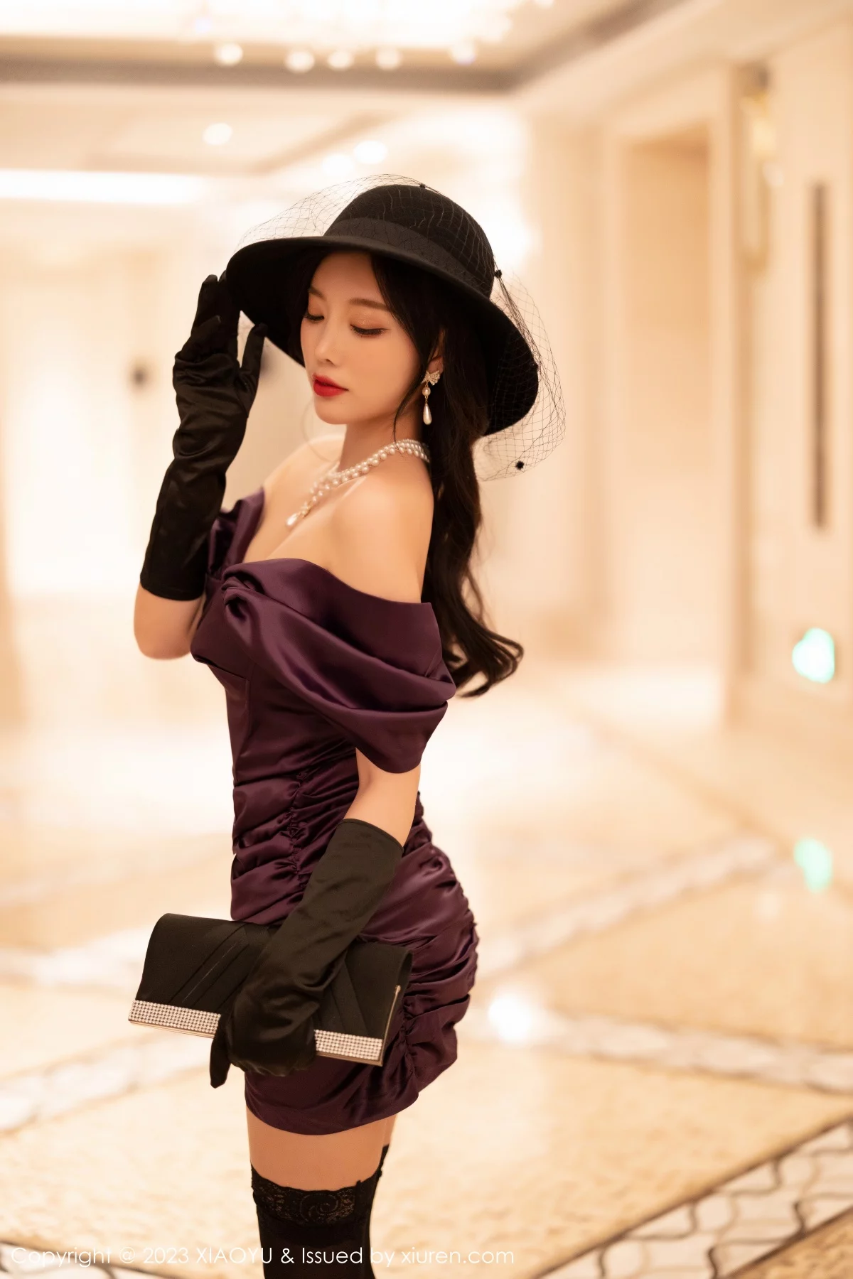 Xgyw.Org_[XiaoYu画语界]Vol.963_女神杨晨晨Yome脱露肩连衣短裙秀淡紫色蕾丝内衣完美诱惑写真85P