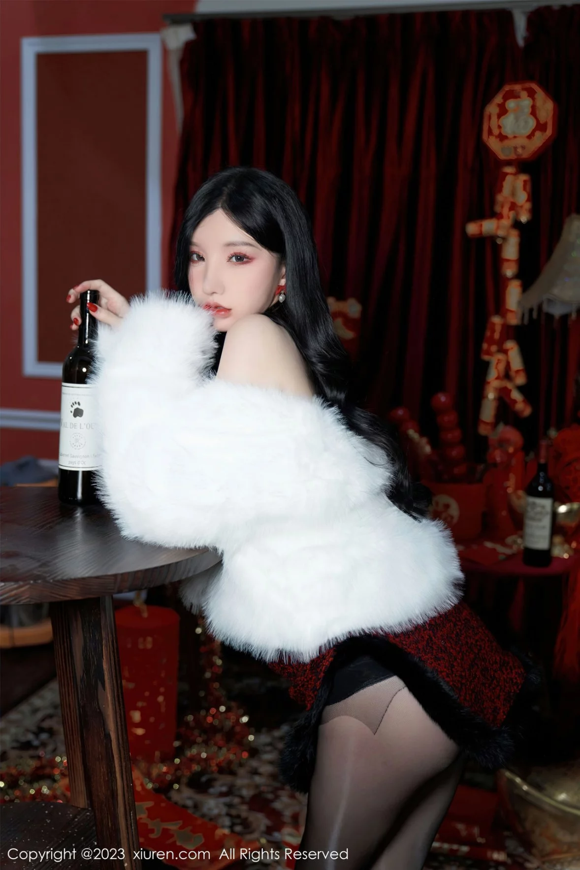 Xgyw.Org_XiuRen第6174期_女神周于希Sally新春主题低胸服饰配超薄黑丝秀完美身材诱惑写真85P