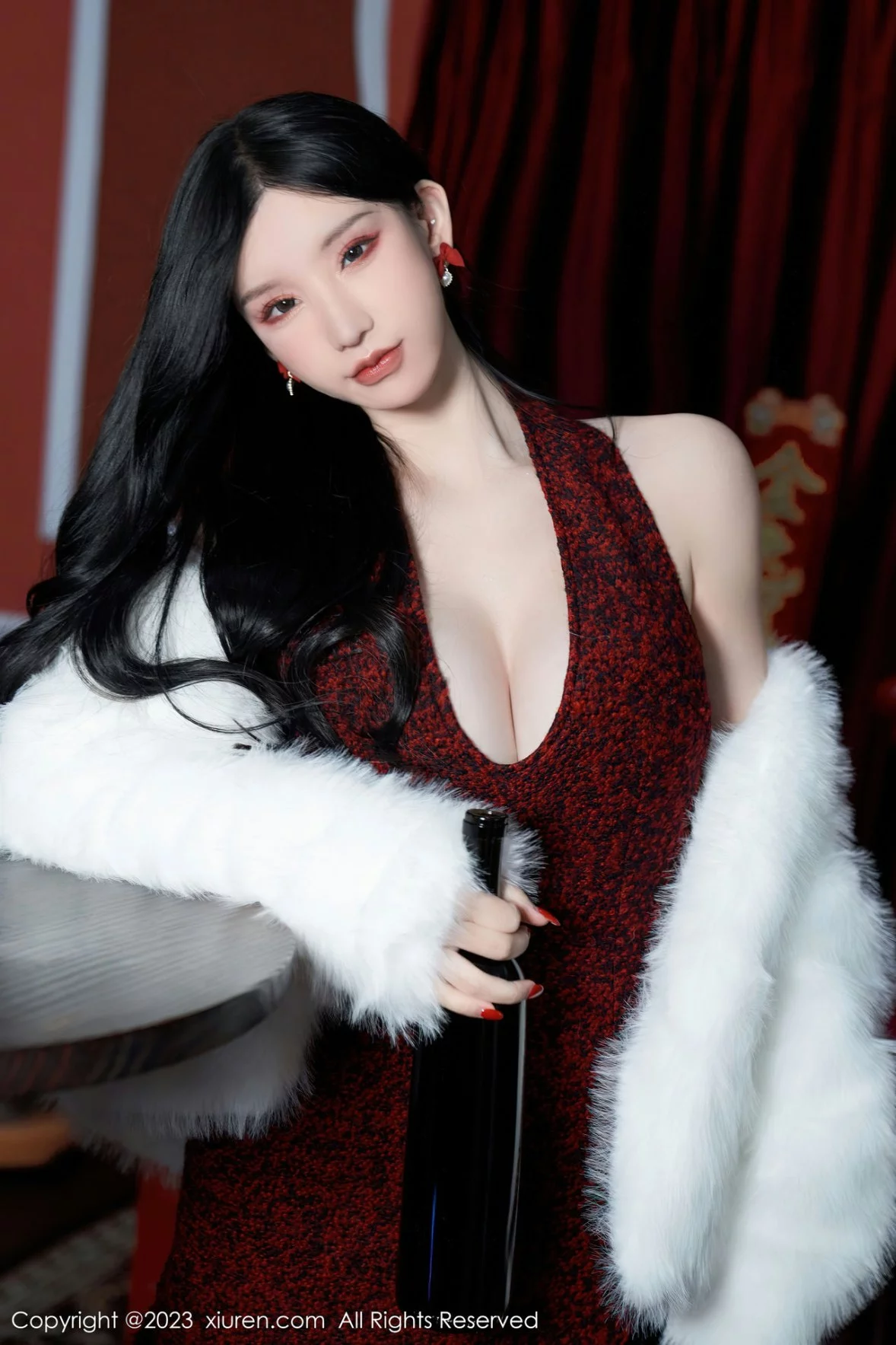 Xgyw.Org_XiuRen第6174期_女神周于希Sally新春主题低胸服饰配超薄黑丝秀完美身材诱惑写真85P