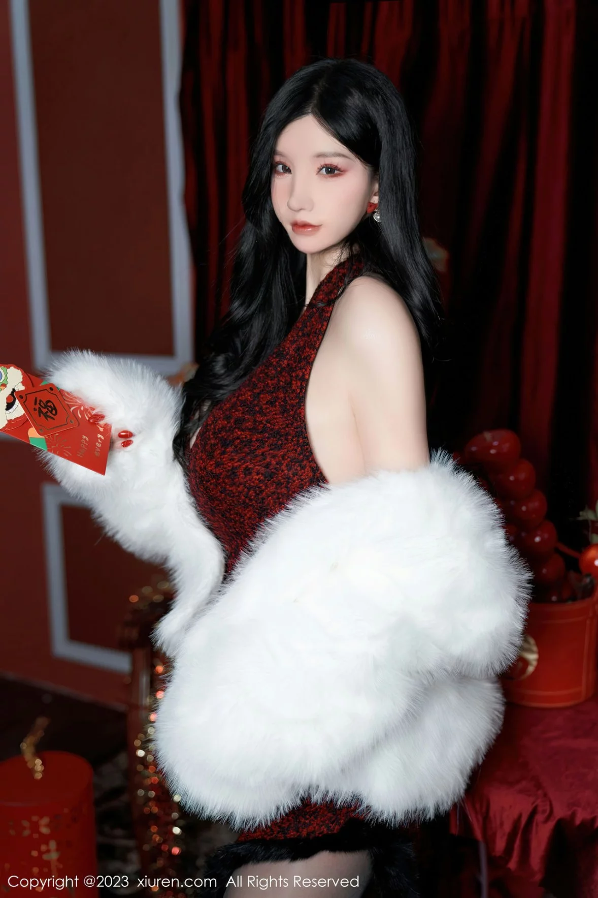 Xgyw.Org_XiuRen第6174期_女神周于希Sally新春主题低胸服饰配超薄黑丝秀完美身材诱惑写真85P