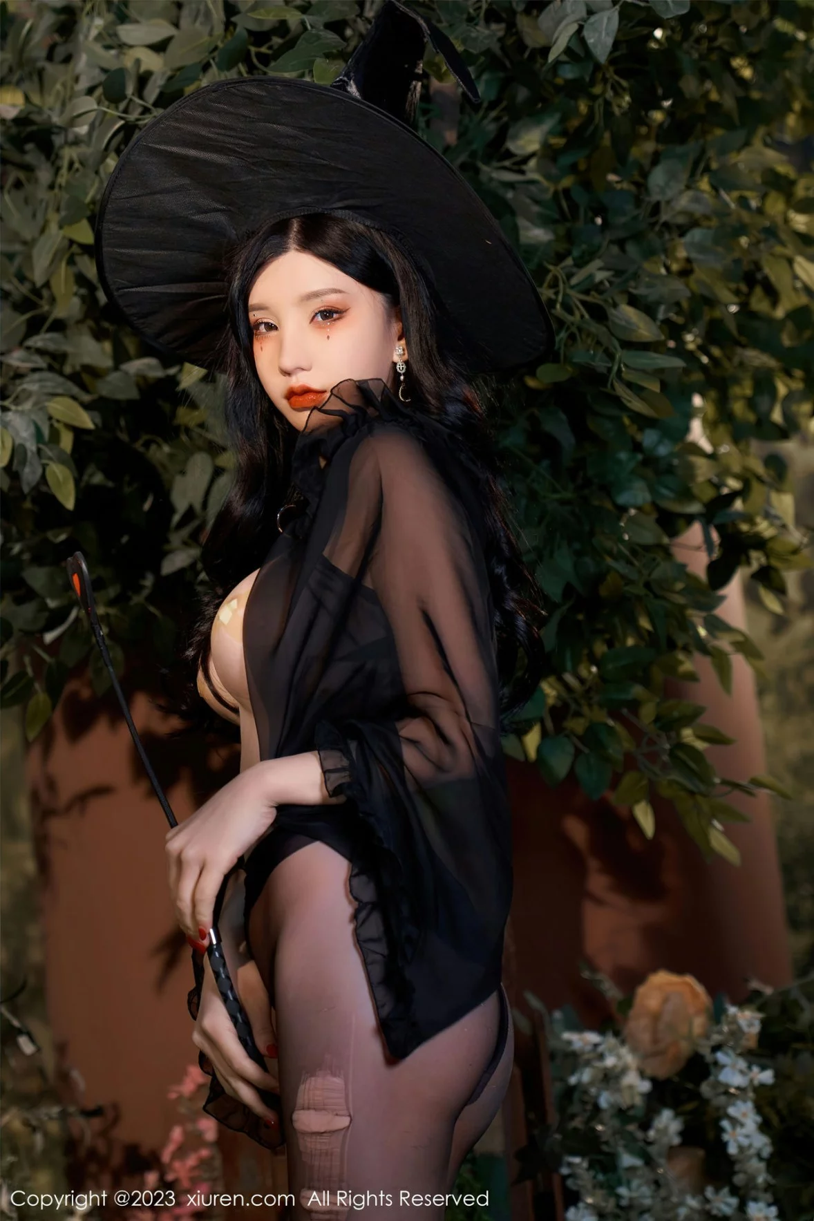 Xgyw.Org_XiuRen第6362期_女神周于希Sally女巫的救赎主题半脱露豪乳遮点惹火诱惑写真71P