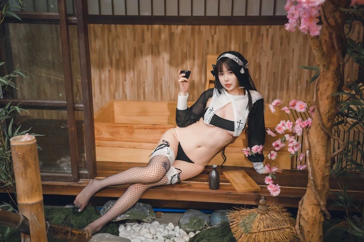 Xgyw.Org_动漫博主Tina很妖孽呀修女的秘密主题修女服饰配黑丝网袜秀完美身材诱惑写真28P