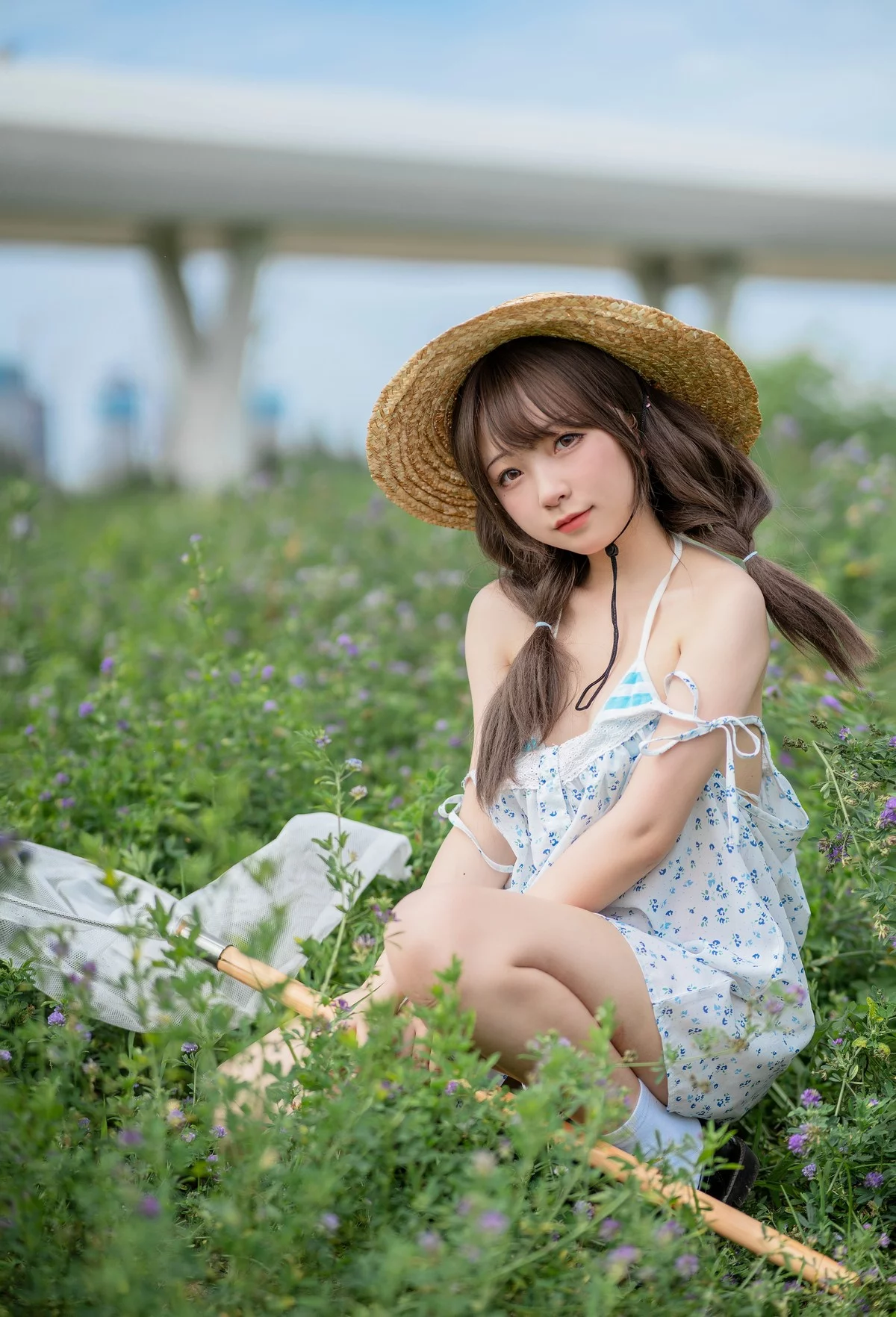 Xgyw.Org_网络美女花铃田野间主题户外草帽美少女性感吊带露三点式内衣甜美迷人写真39P