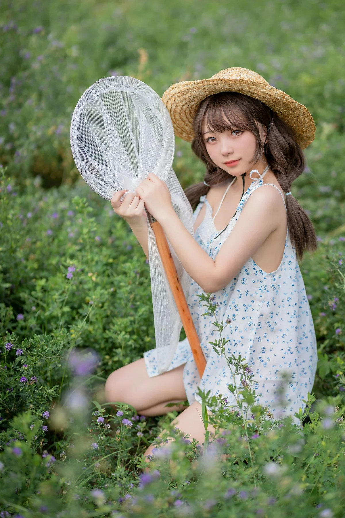 Xgyw.Org_网络美女花铃田野间主题户外草帽美少女性感吊带露三点式内衣甜美迷人写真39P