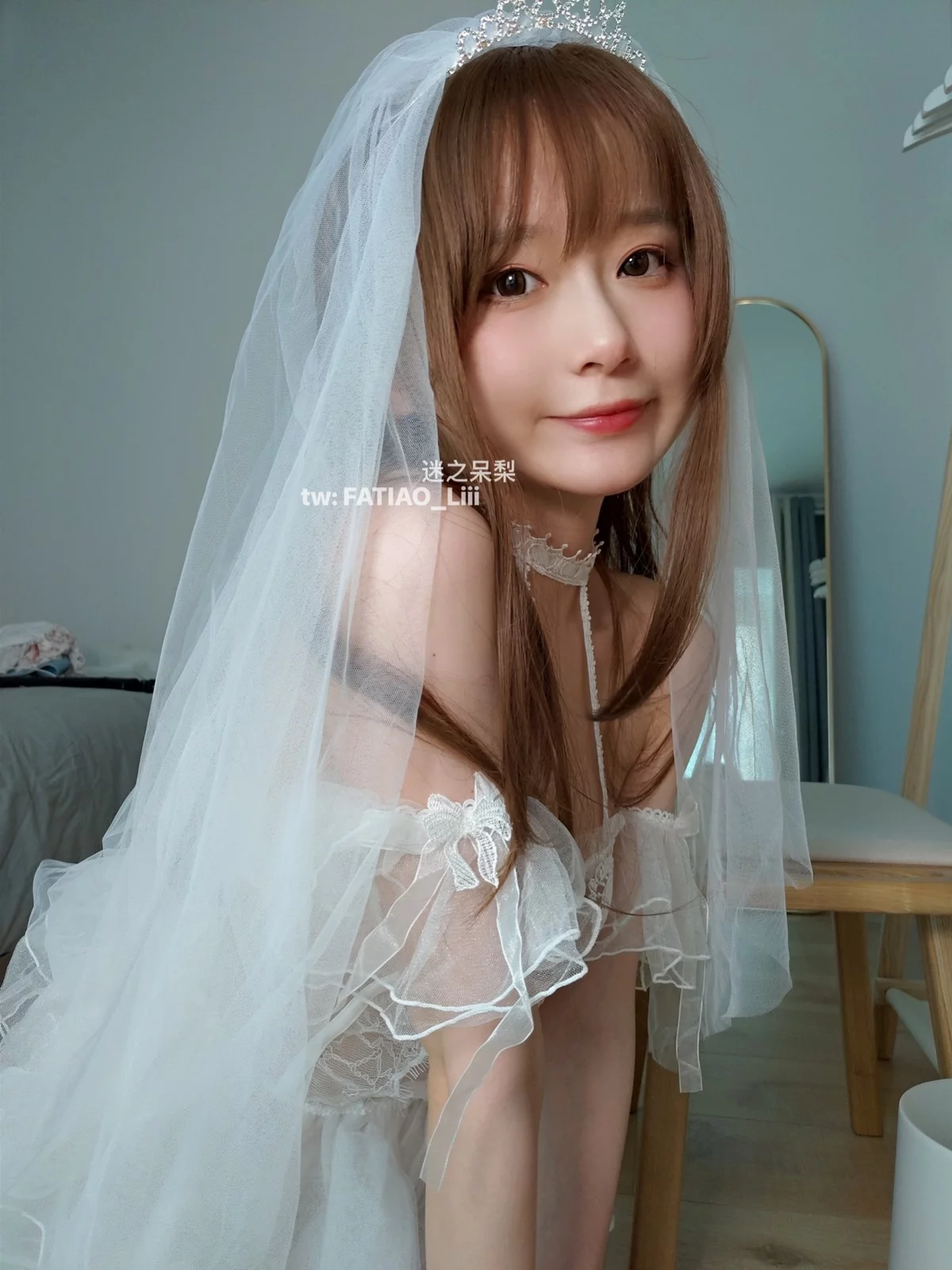 Xgyw.Org_网络美女迷之呆梨新婚初夜主题私房性感白色薄透婚纱配开档白丝惹火诱惑写真70P