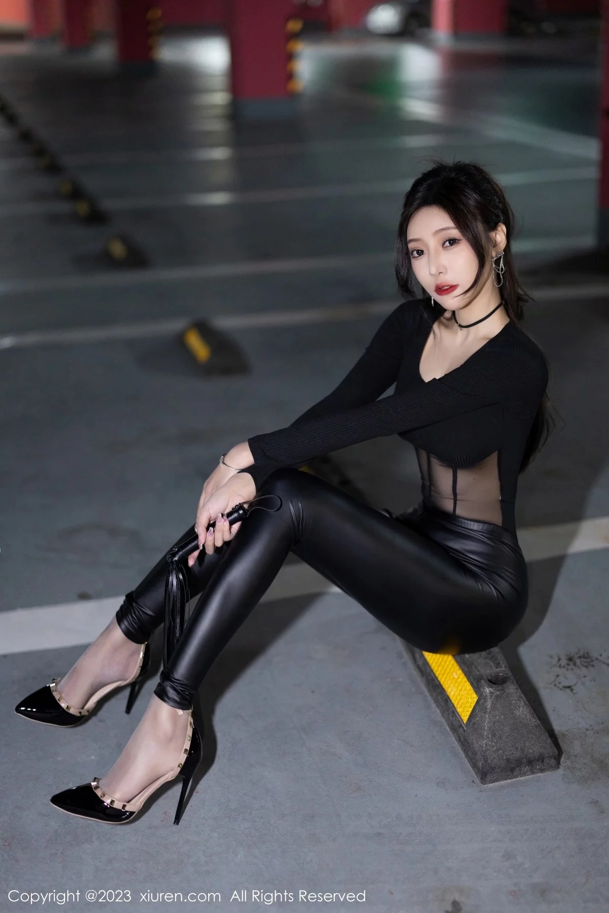 Xgyw.Org_XiuRen第6663期_女神王馨瑶yanni脱黑皮长裤露性感黑色轻透连体衣撩人诱惑写真85P