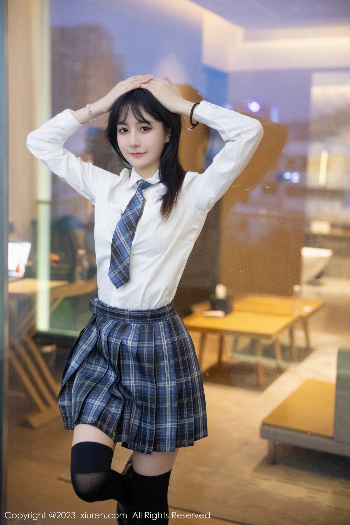 Xgyw.Org_XiuRen第6662期_模特幼幼学妹制服性感白T配格子裙露白色蕾丝内衣完美诱惑写真92P