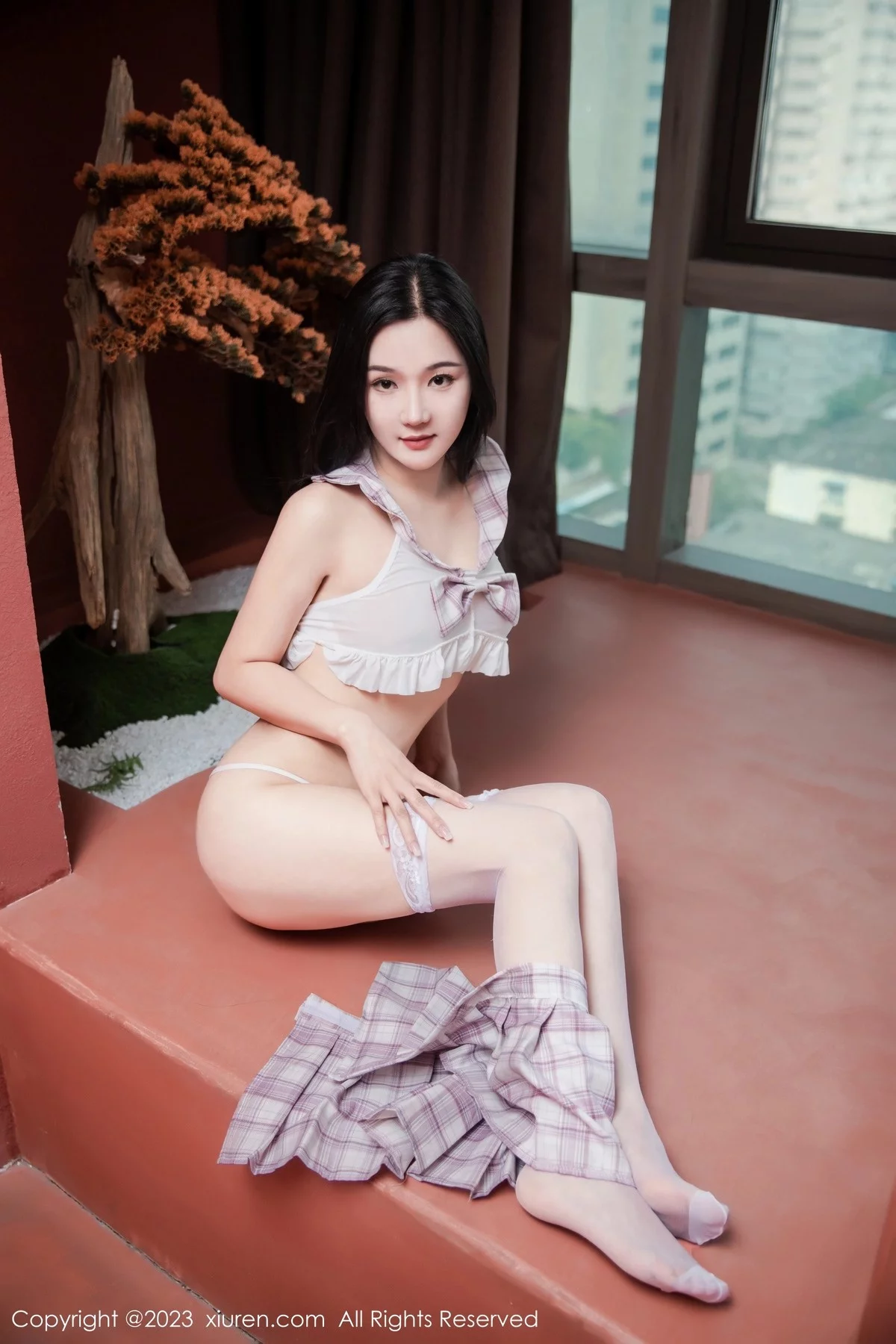 Xgyw.Org_XiuRen第6733期_新人模特慕嫣然Lancy性感浅粉色短裙套装配白丝袜完美诱惑写真60P