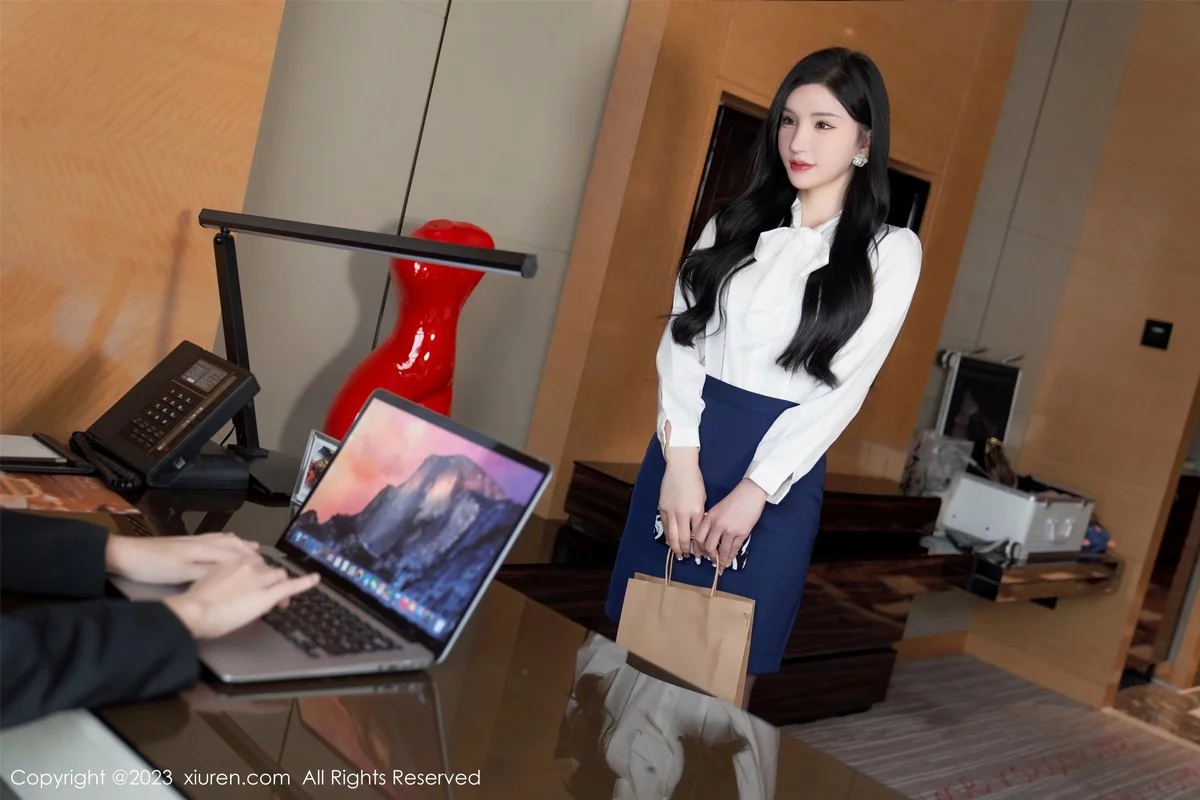 Xgyw.Org_XiuRen第6614期_女神周于希Sally办公室秘密主题性感内衣配超薄黑丝极致魅惑写真82P