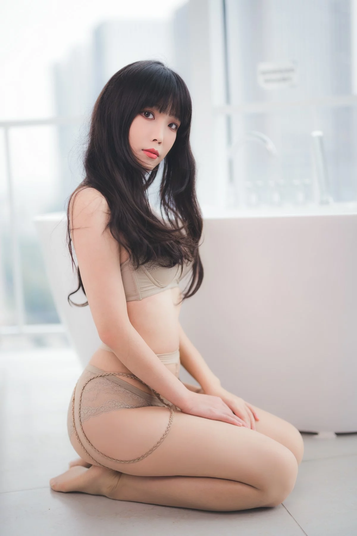 Xgyw.Org_网络美女汪知子风衣主题私房浴室脱风衣露性感蕾丝内衣配开档肉丝完美诱惑写真52P