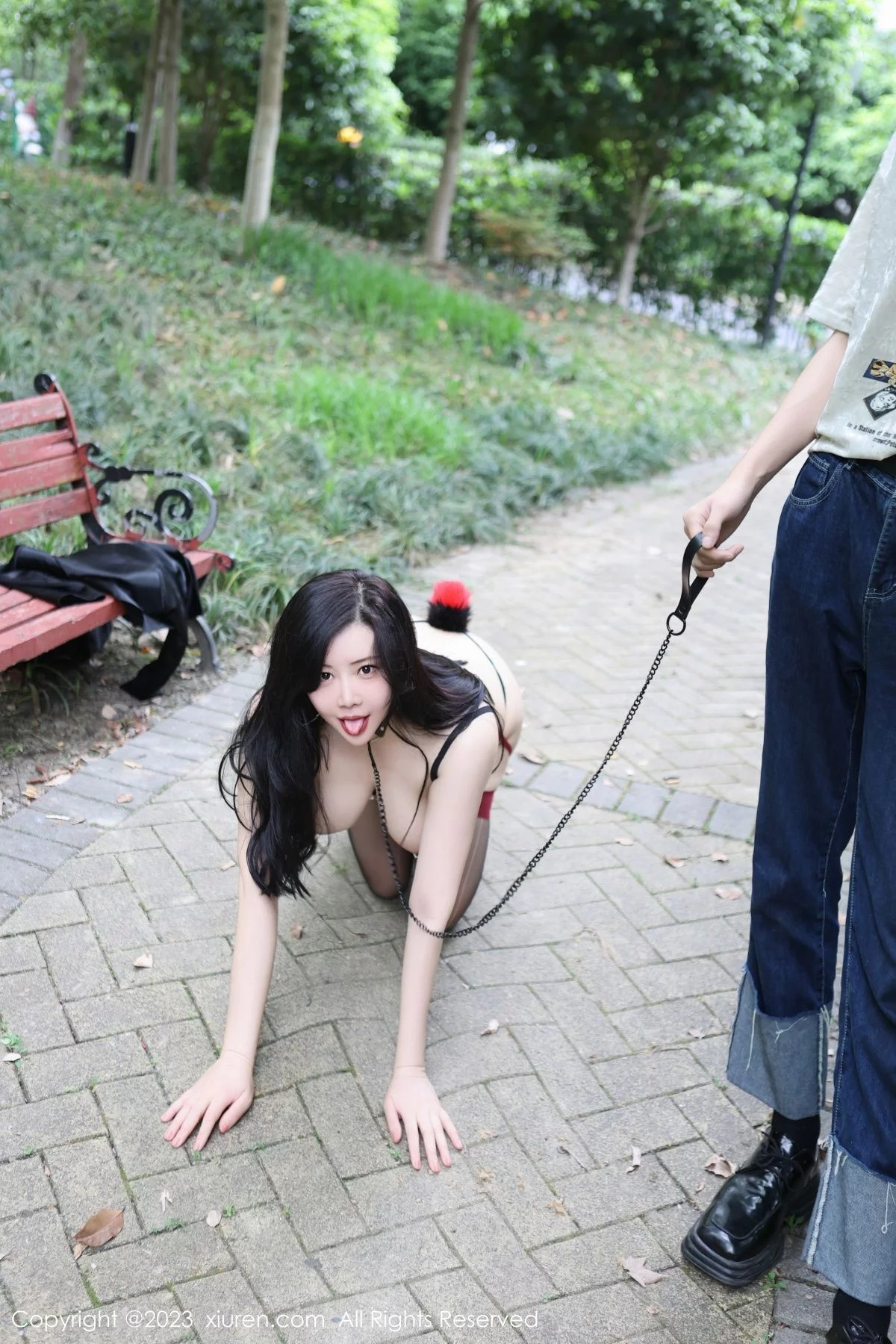 Xgyw.Org_XiuRen第6950期_模特王婉悠Queen户外脱黑色外衣露情趣服秀豪乳遮点诱惑写真83P