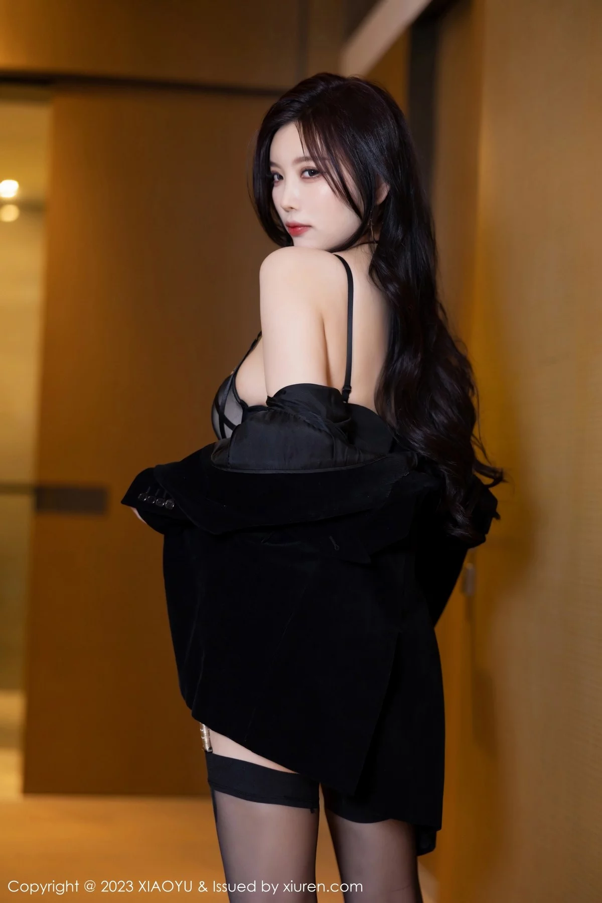 Xgyw.Org_[XiaoYu画语界]Vol.1036_女神杨晨晨Yome性感黑色轻透服饰配黑丝袜秀完美身材诱惑写真84P