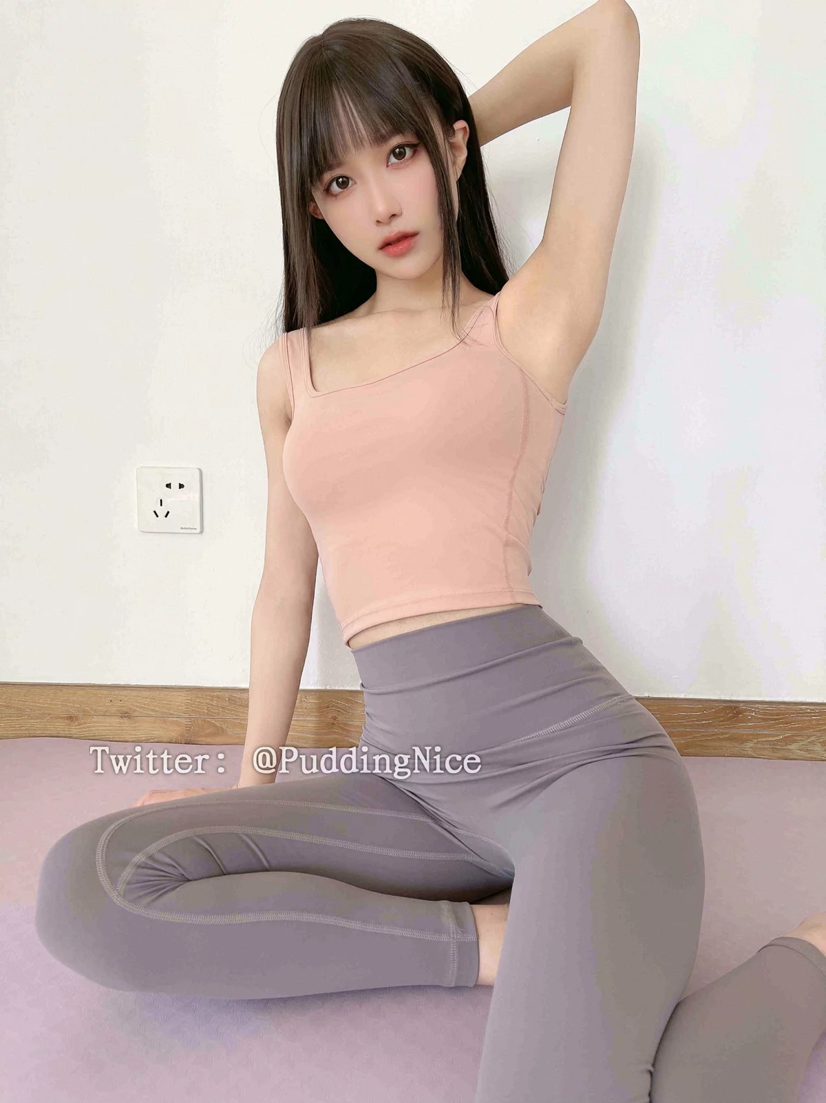 Xgyw.Org_Coser美女布丁大法芋泥麻薯主题性感紧身瑜伽服饰秀完美身材迷人诱惑写真56P