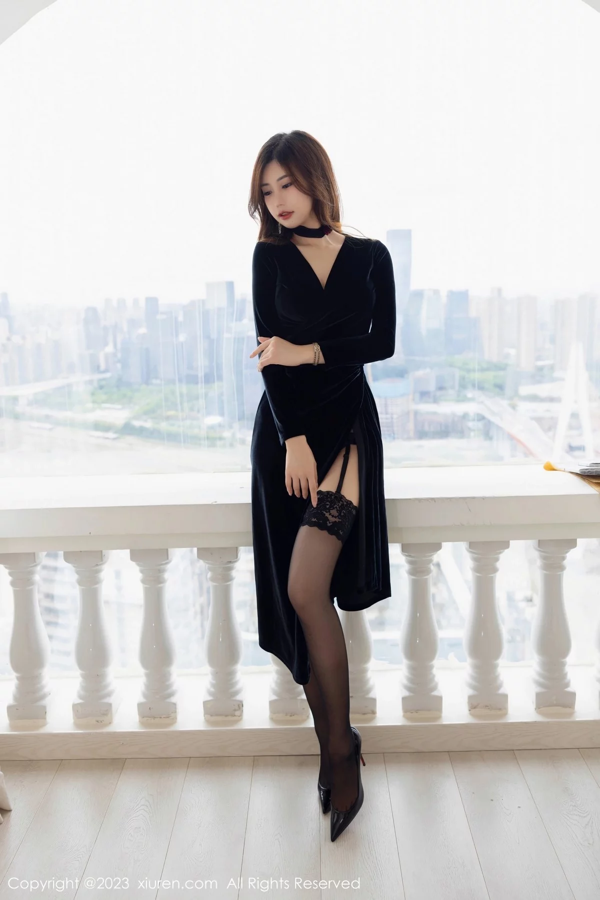 Xgyw.Org_XiuRen第7005期_女神绮里嘉ula性感黑色长裙配超薄黑丝秀曼妙身材迷人诱惑写真88P