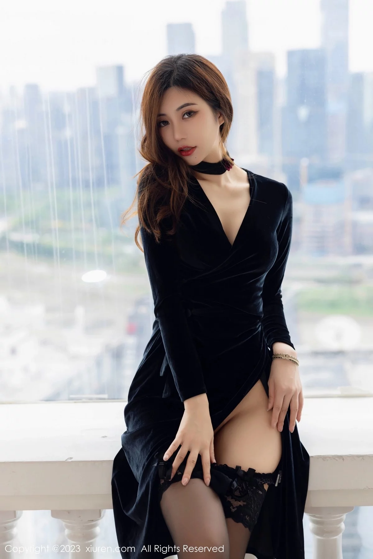 Xgyw.Org_XiuRen第7005期_女神绮里嘉ula性感黑色长裙配超薄黑丝秀曼妙身材迷人诱惑写真88P