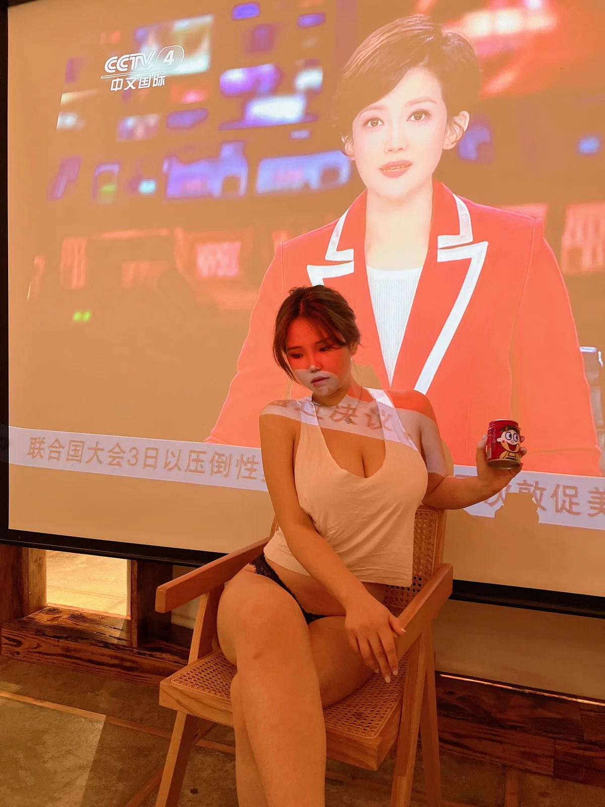 Xgyw.Org_萝莉小美女安妮男友视角主题居家性感白色背心配蕾丝内裤秀丰乳肥臀诱惑写真39P