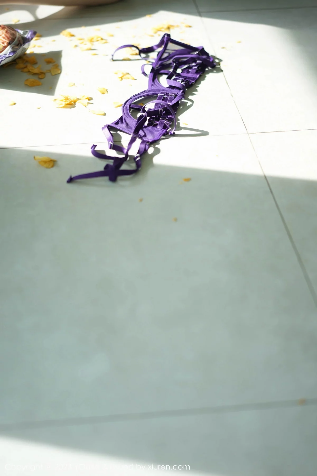 Xgyw.Org_[YouMi尤蜜荟]Vol.974_女神尤妮丝Egg性感紫色情趣内衣配黑丝吊袜秀丰满身材诱惑写真59P