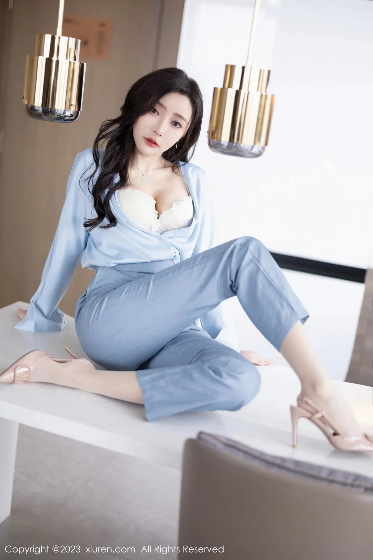 Xgyw.Org_XiuRen第7123期_女神王馨瑶yanni浅色Ol服饰露白色蕾丝内衣配超薄肉丝诱惑写真85P
